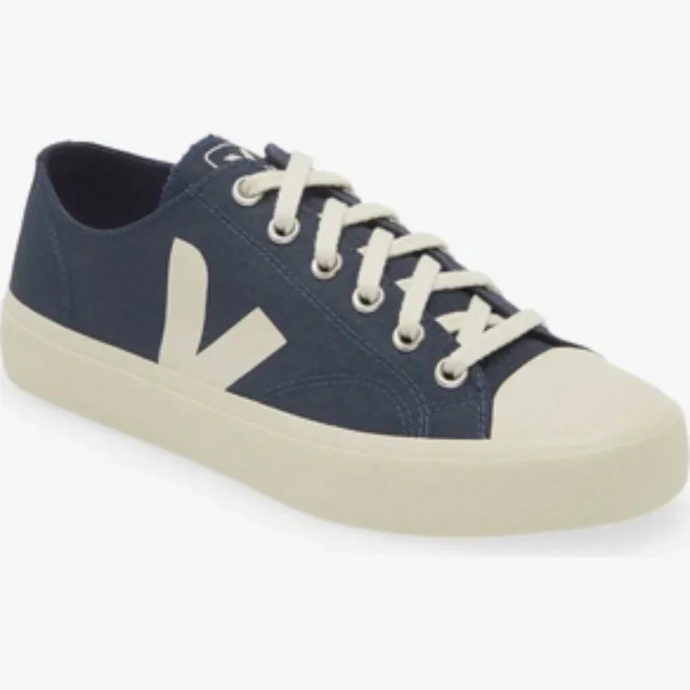 Veja Men's Wata II Low Ripstop Sneaker In Nautico Pierre. Sz: EU 43/US 9.5-10